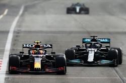 开云下载-阿斯顿马丁碾压迈凯伦，佩雷兹关键制胜