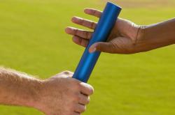 开云体育官网-老鹰冲垮广厦队，爱德华兹如何成为胜负手