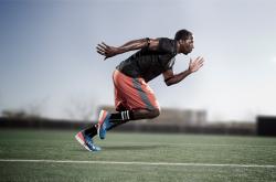 开云APP-赛道与球场，哈利伯顿的双线接管艺术