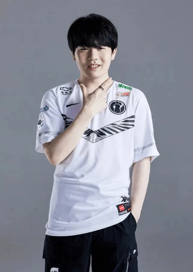 T1力克FPX,Doinb完成帽子戏法 T1力克FPX,Doinb完成帽子戏法