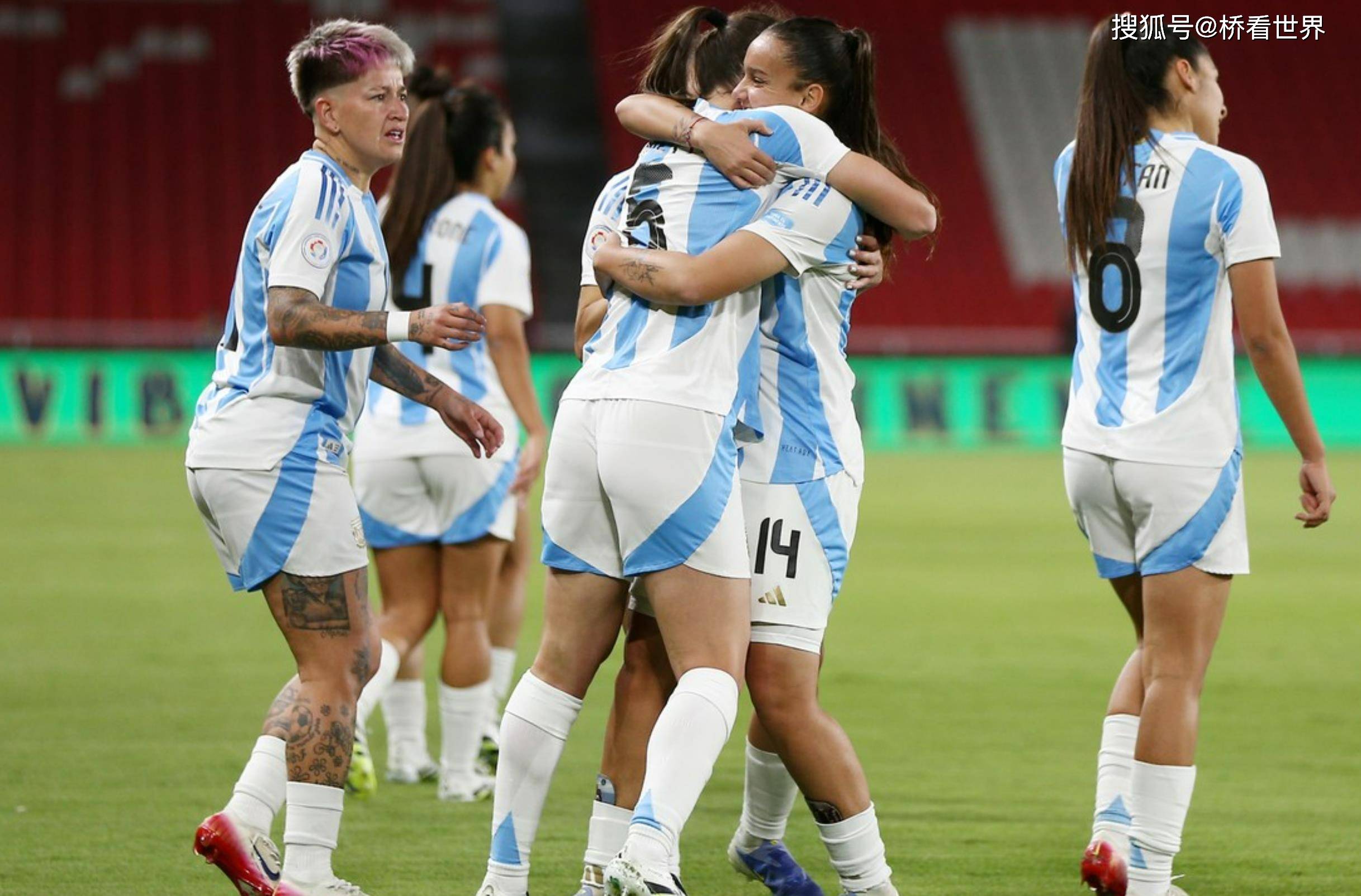 包含乌拉圭完胜阿根廷，博格巴2三分雨点燃全场的词条