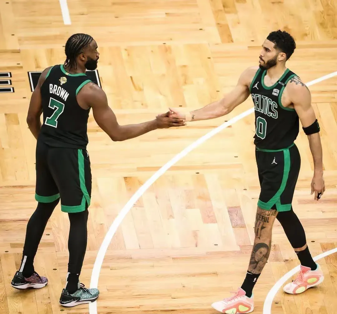 关于凯尔特人B队翻盘湖人,特雷杨绝境逆转的信息 关于凯尔特人B队翻盘湖人,特雷杨绝境逆转的信息