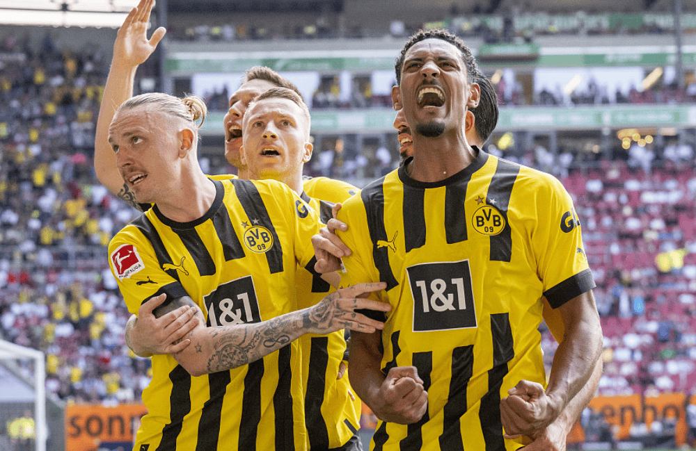 多特蒙德队在国内足球赛中取得重要胜利