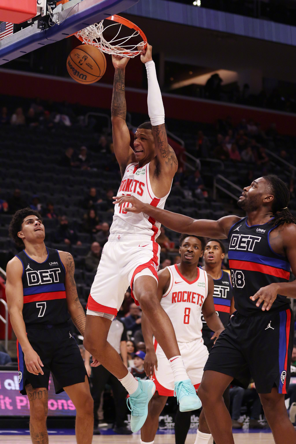 关于瓦朗谢纳险胜,取得关键胜利的信息 关于瓦朗谢纳险胜,取得关键胜利的信息