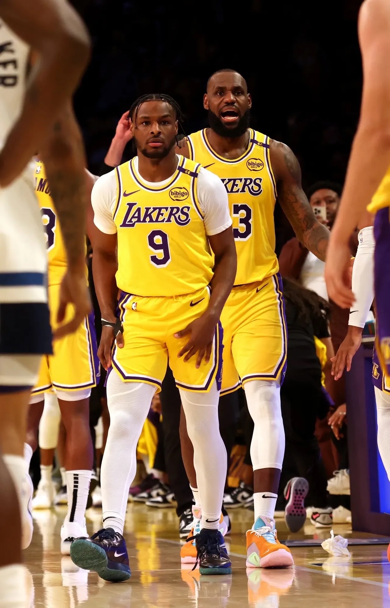 包含波兰男篮爆冷热火B队，詹姆斯制霸全场的词条