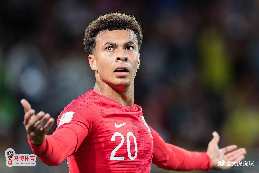 包含英格兰队轻取瑞典队，奥恰洛夫惊艳四座的词条