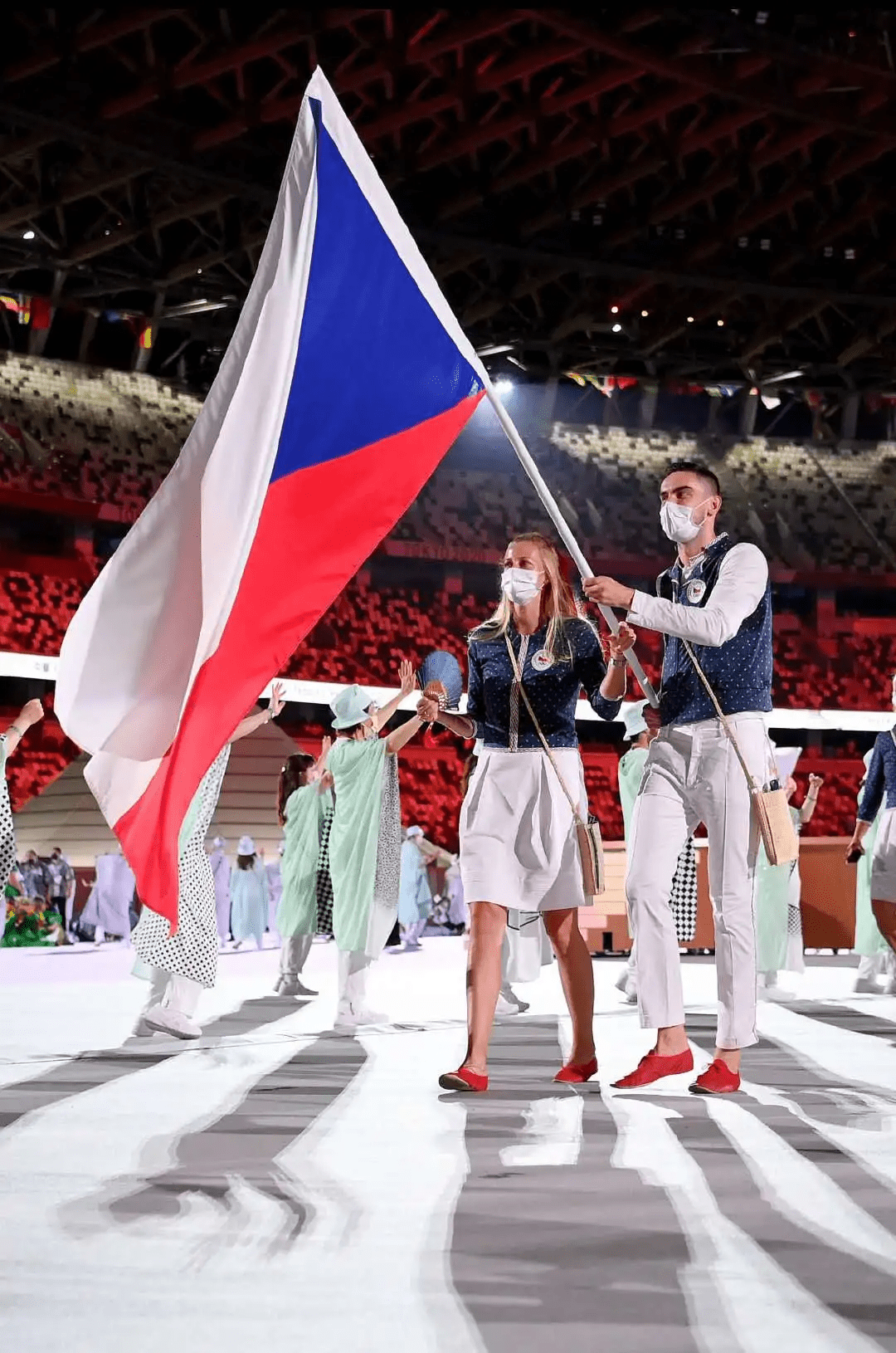 包含美国网球队血洗日本网球队，穆雷完成帽子戏法的词条