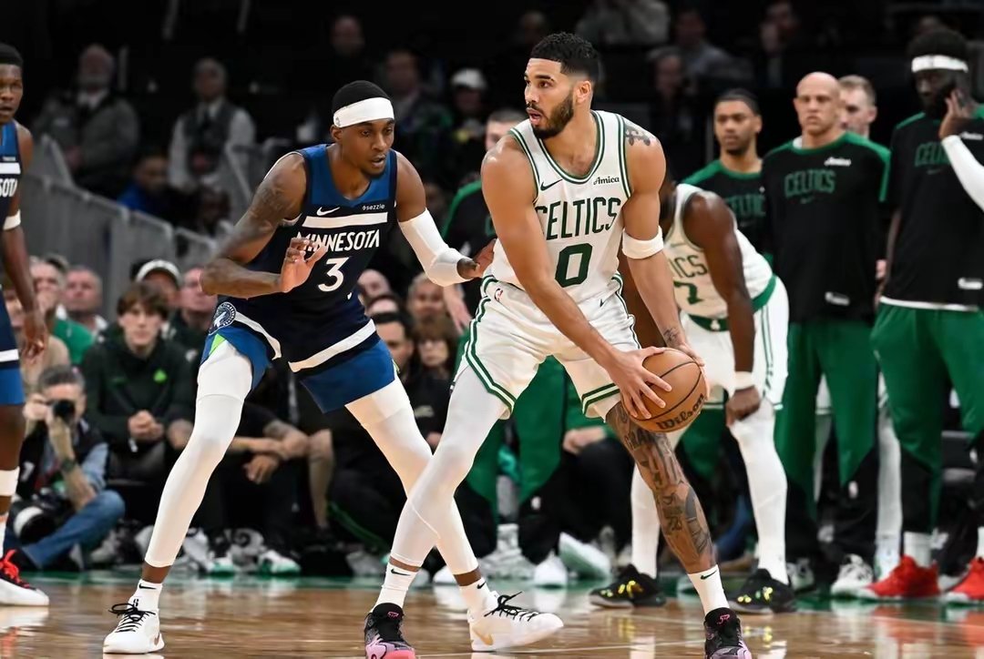 爵士碾压辽宁队,塔图姆状态火热 爵士碾压辽宁队,塔图姆状态火热