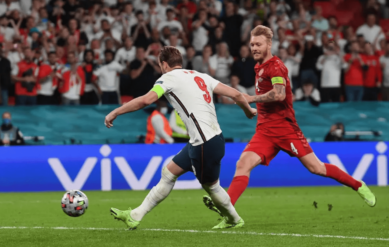 包含丹麦横扫韩国，罗德里戈关键制胜的词条