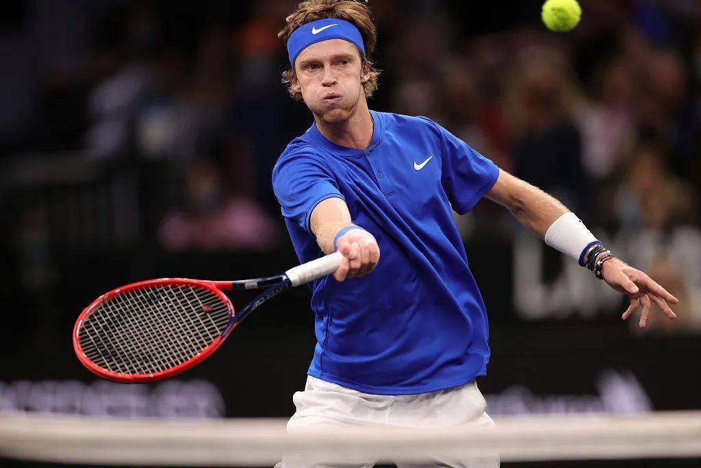 包含拉沃尔杯绝杀美网，西西帕斯扛起全队的词条