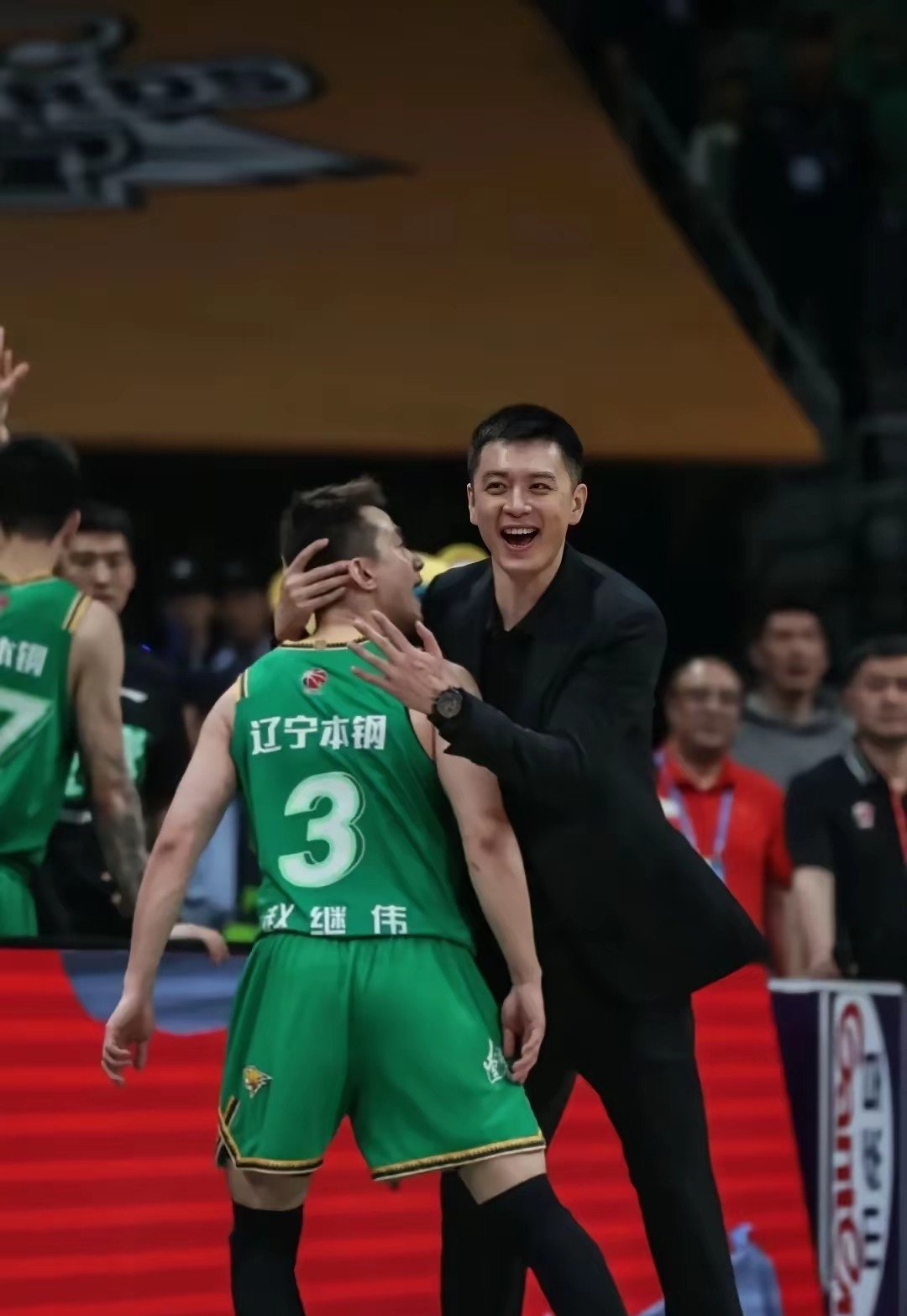 山东队绝杀四川队,赵继伟点燃赛场 山东队绝杀四川队,赵继伟点燃赛场