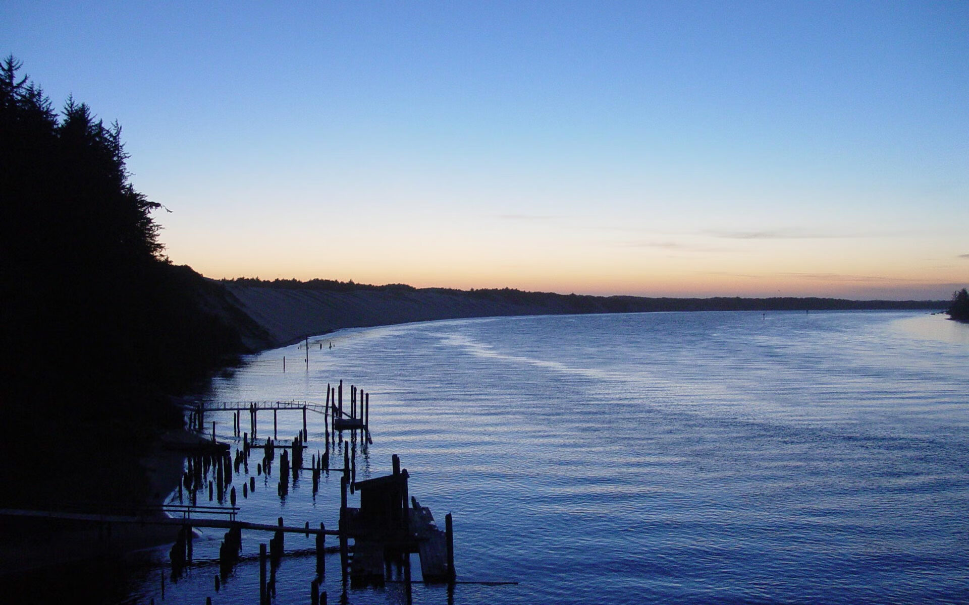 突尼斯险胜莱比锡红牛,莱奥爆发背后的战术密码