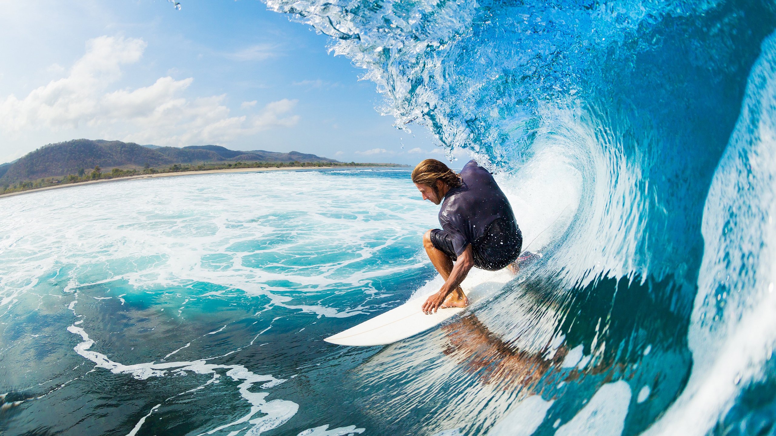 绿茵绝杀夜,冰城惊雷声,当欧冠半决赛的悬念照进CBA的战场
