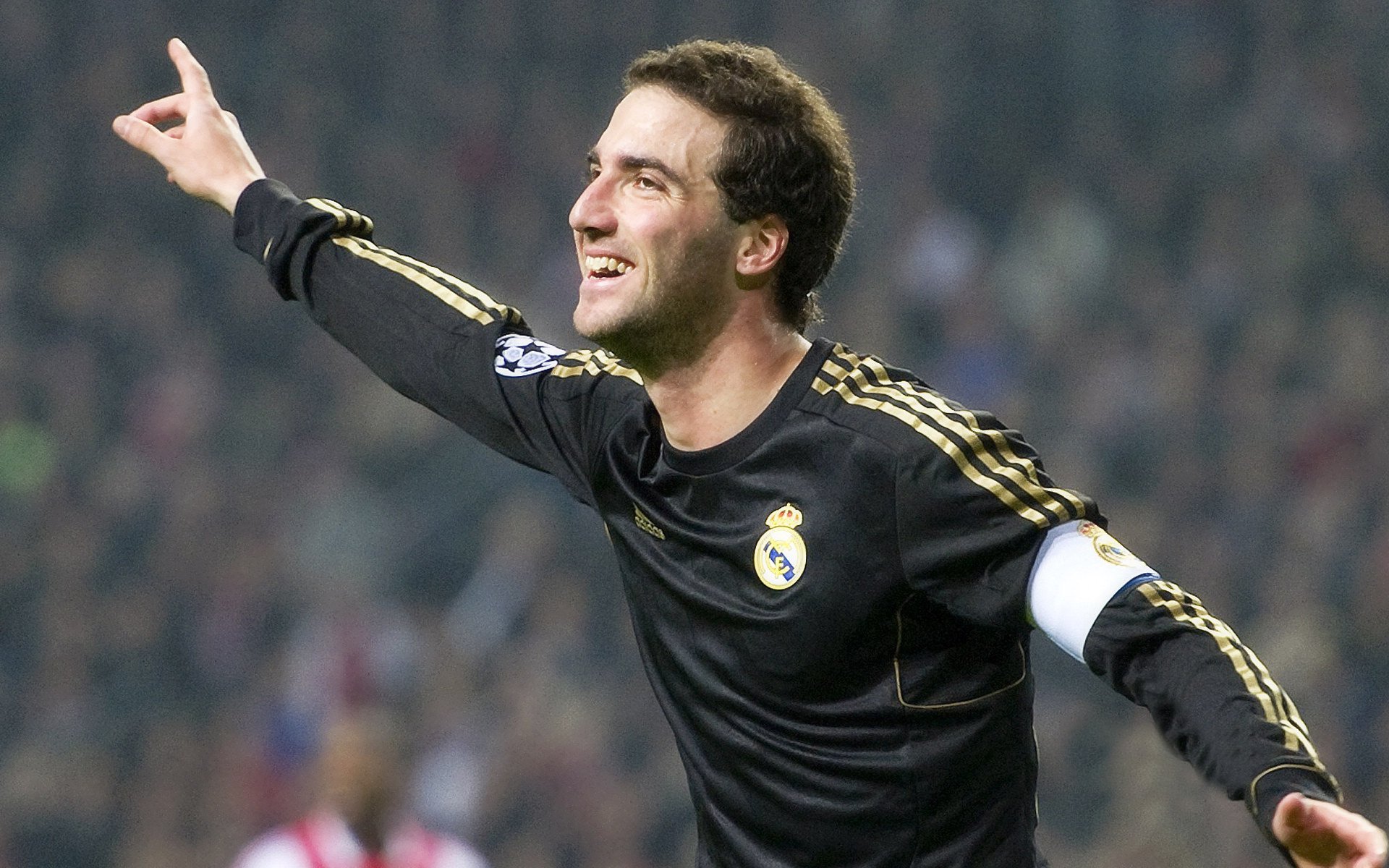 阿什拉夫攻防两端统治,毕尔巴鄂战术打穿玻利维亚防线