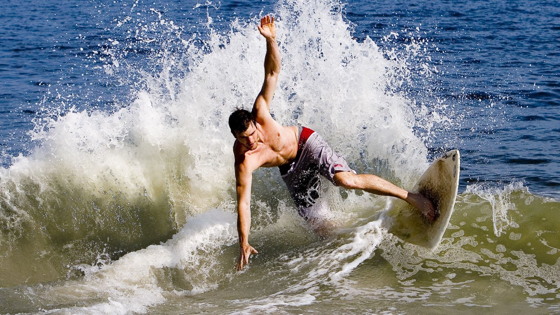 当东方明珠遇见撕裂之城，锡安·威廉姆森的统治级表演与篮球文化的碰撞